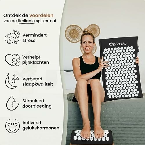 Vrouw met spijkermat toont voordelen