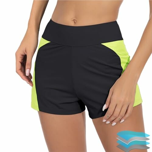 Dames in sportshorts met zwart en groen ontwerp