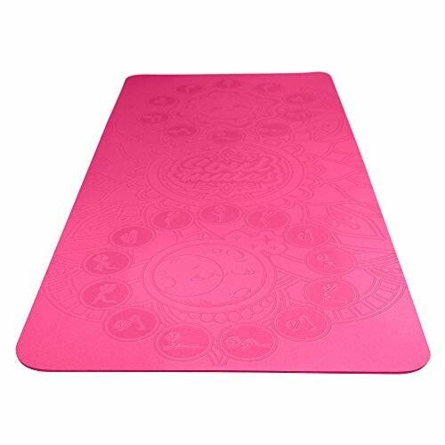 Roze yogamat met ingegraveerde patronen